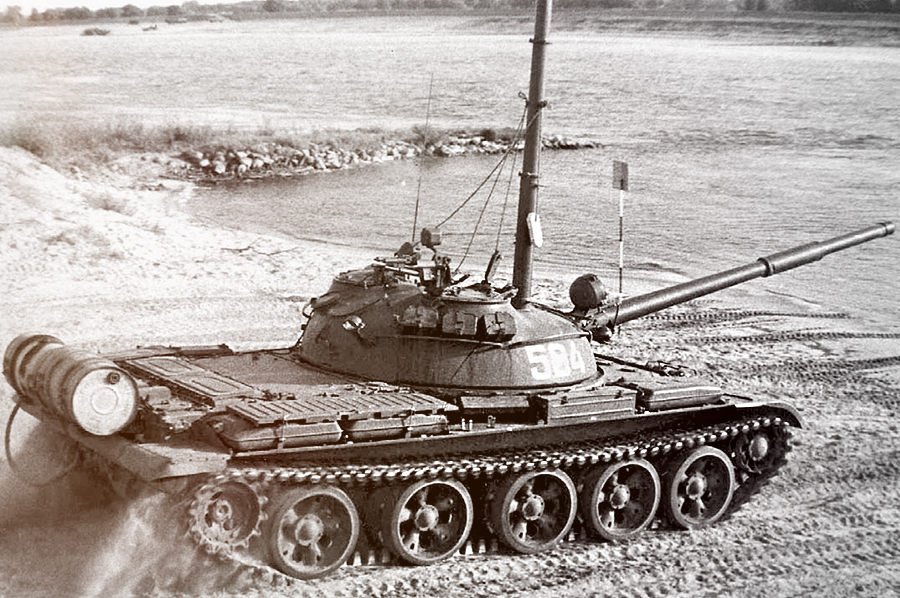 ​Т-62 с установленным ОПВТ Источник – st.otvaga2004.ru - Т-62: Гладкоствол возвращается | Военно-исторический портал Warspot.ru