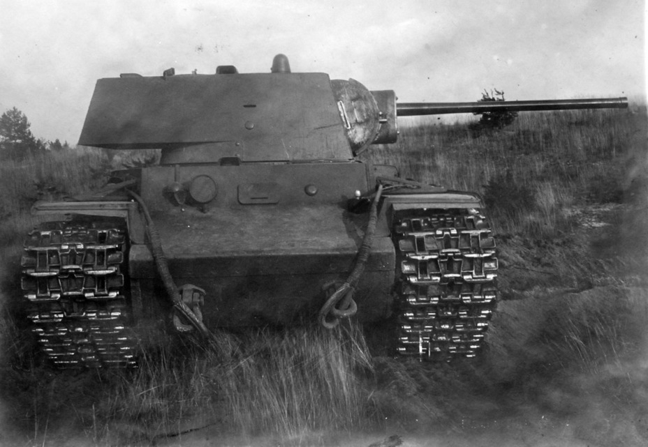 ​51-калиберная версия 76-мм танковой пушки ЗИС-5, август 1941 года. После установки на неё ствола от Ф-34 и переделки маски ЗИС-5 пошла в серийное производство - Малая модернизация КВ | Warspot.ru