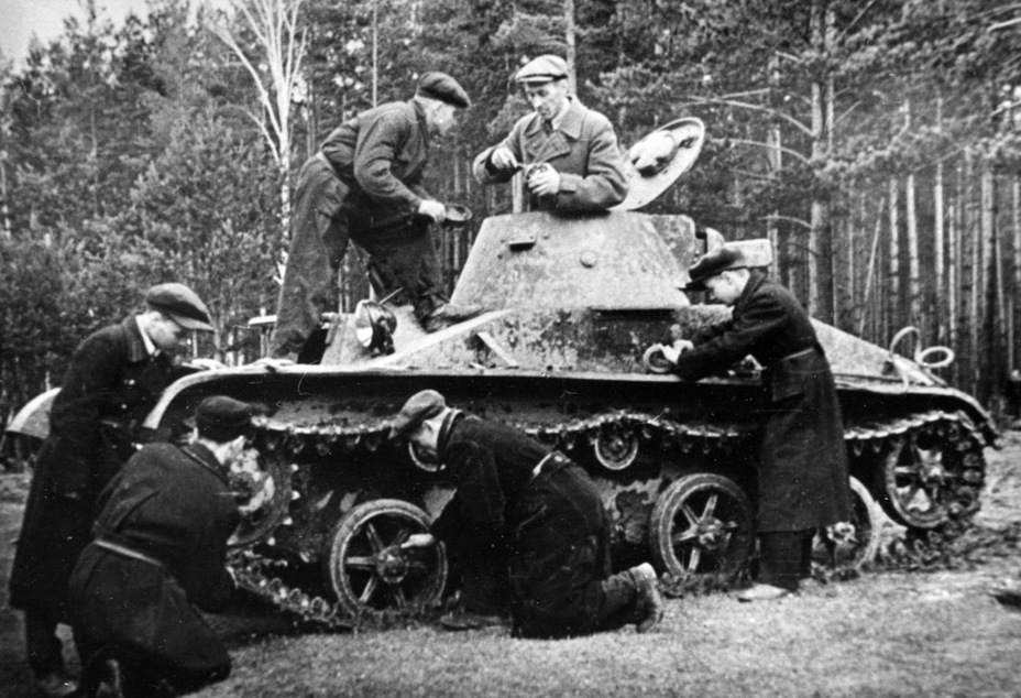 ​Опытный образец танка Т-60 в Горьком, 1942 год - Малый танк большой войны | Warspot.ru