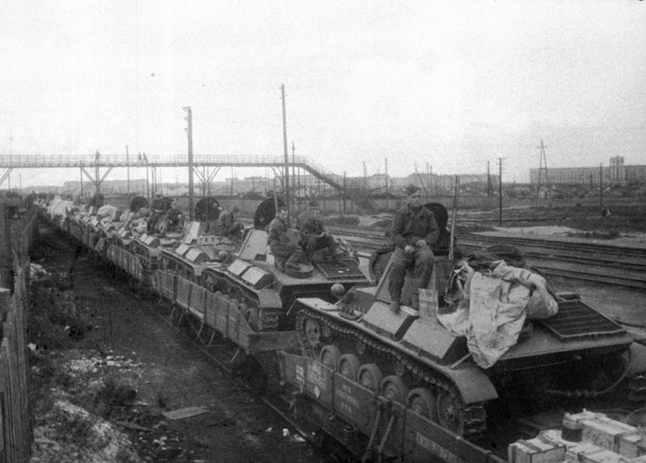 ​Танки Т-70 со сварными башнями отправляются на фронт - Т-70: подросший малыш | Warspot.ru