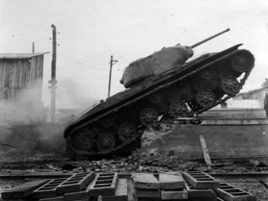 ​КВ-1с 15002 в ходе заводских испытаний, конец июля 1942 года - Меньше брони, больше подвижности | Warspot.ru