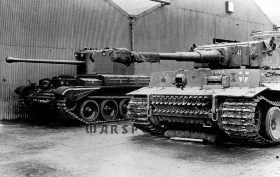 ​На фоне английского истребителя танков немецкий тяжёлый танк Pz.Kpfw.Tger Ausf.E выглядел не столь уж и большим - Большеголовый крейсер | Warspot.ru