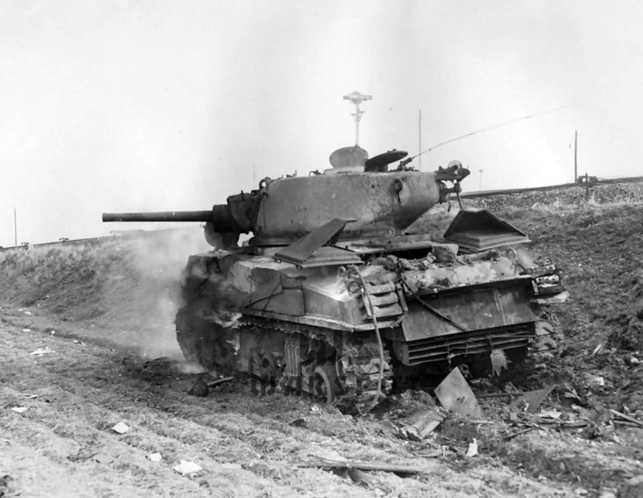 ​За более чем полгода активных боевых действий безвозвратные потери составили всего 61 танк. - Толстомясый «Шерман» | Warspot.ru