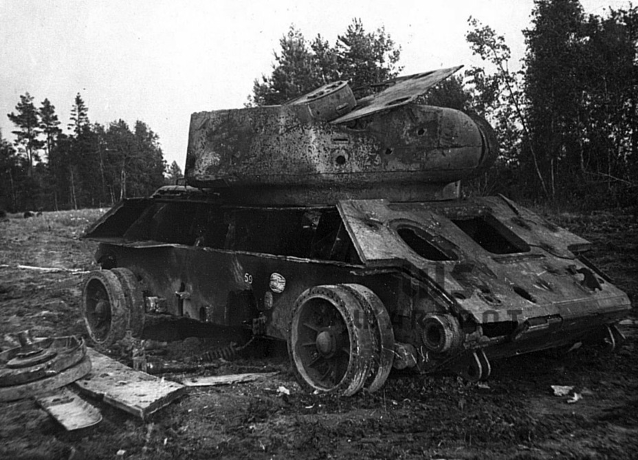 ​По итогам испытаний в серию Т-34-85М не пошёл, зато с августа 1944 года начался выпуск Т-34-85 с утолщённой башней. Таким образом, усиление защиты танка всё же произошло, хоть и частично. - Тупиковое усиление | Warspot.ru