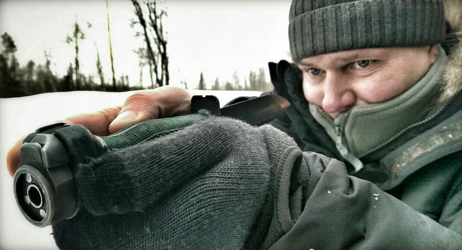 Skyting fra en spesiell rekognoseringskniv M. Mikhin - Skyting fra en kniv | warspot.ru