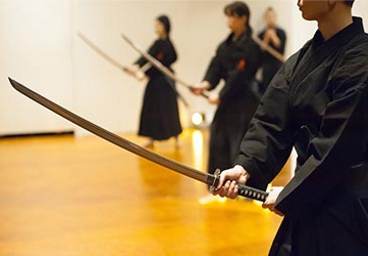 Японское фехтование иайдо: обучение упикению ката японсим мечом