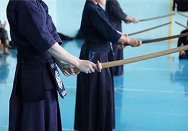 Японское фехтование иайдо: обучение технике владения мечом и выполнению ката