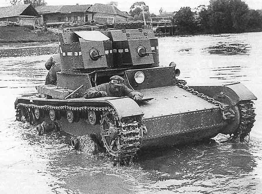 Фото танк переходит реку