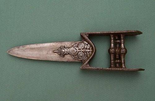 Катар нож: история клинка, его характеристики, разновидности, декорирование изделия, особенности тычкового оружия