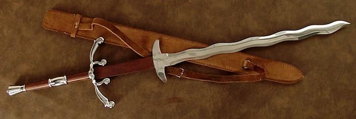 двуручный меч и ножны