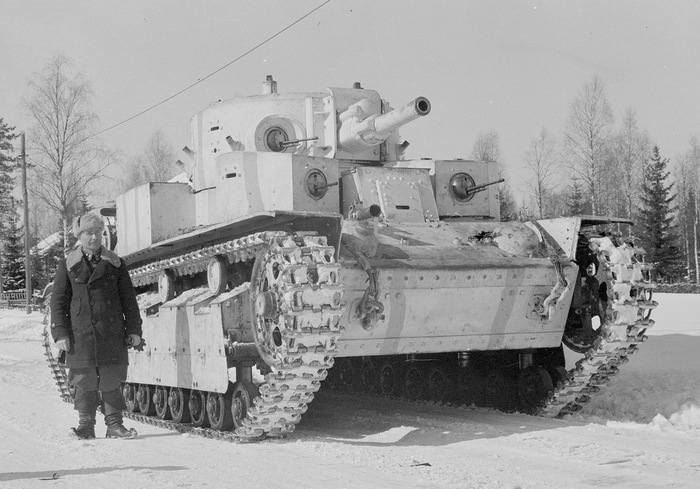 Трехбашенный танк т-28
