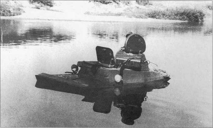 Танк Т-40 в воде