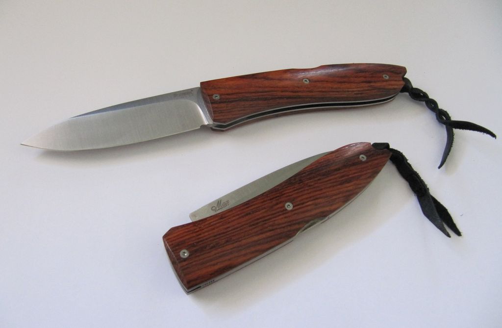 Деревянная ручка на ноже