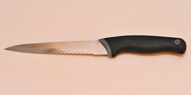 Зазубренный кухонный нож