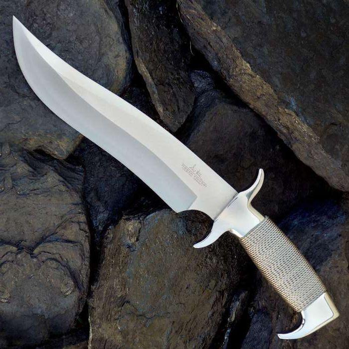 Лезвие Боуи UNITED CUTLERY GIL HIBBEN HIGHLANDER BOWIE KNIFE WITH SHEES