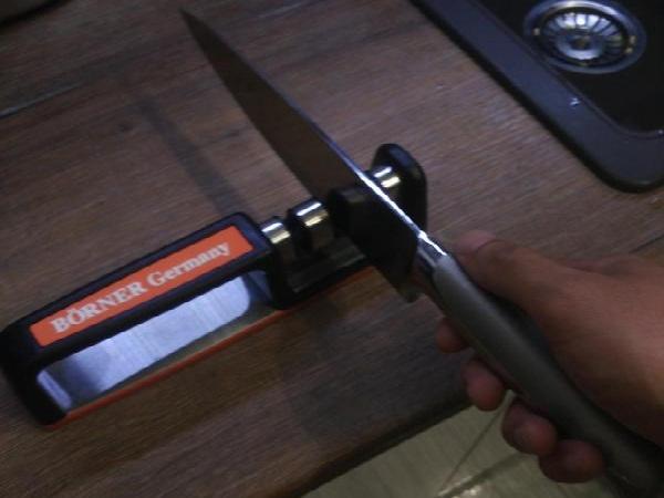 заточка ножа на точилке Borner