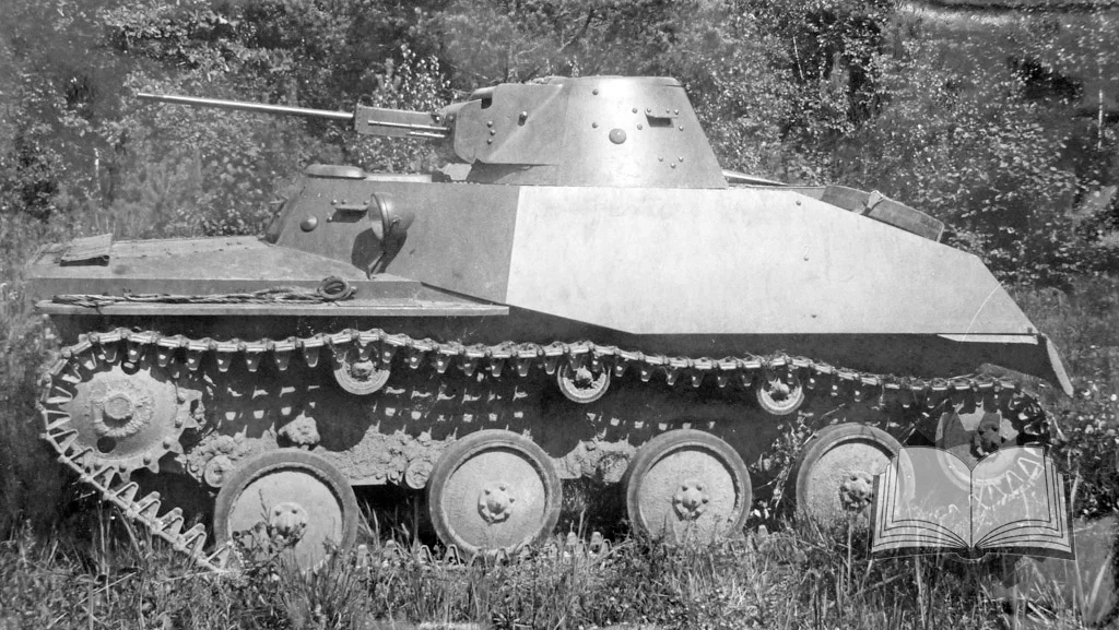 Танк с серийным номером 11677 после перевооружения на ШВАК, август 1941 года