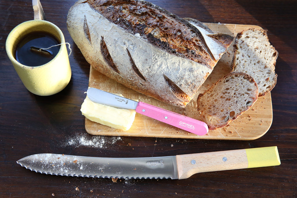 Какой нож для хлеба выбрать: особенности заточки и материалов