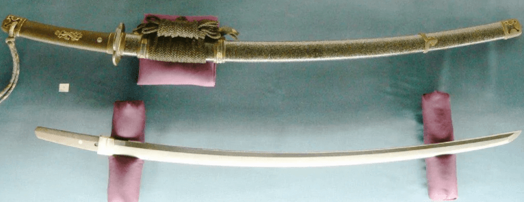 Оружие тати: история и описание меча, плюсы и минусы, отличия от катаны