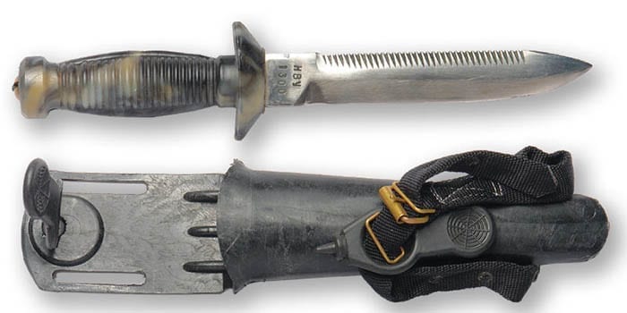 Нож НВУ (нож водолазный универсальный) предназначался не только для боевых пловцов, но и для морских водолазов