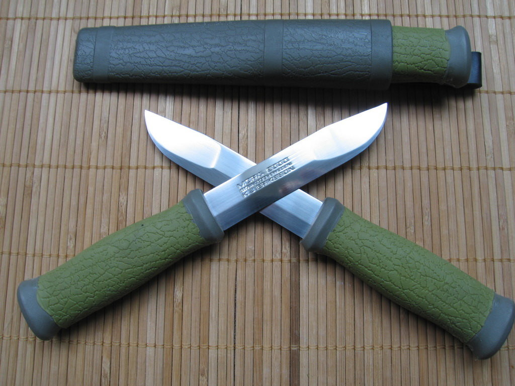 Mora SCOUT – самый простой и недорогой шведский нож с полноценной гардой