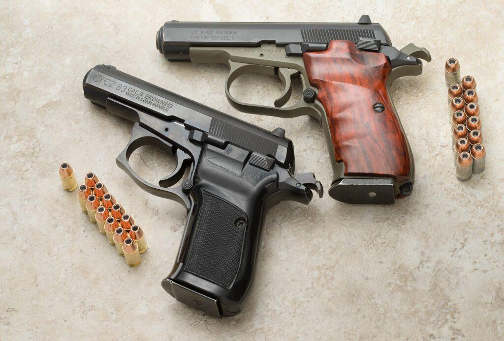Чехословацкие пистолеты CZ 82 и 83 модели